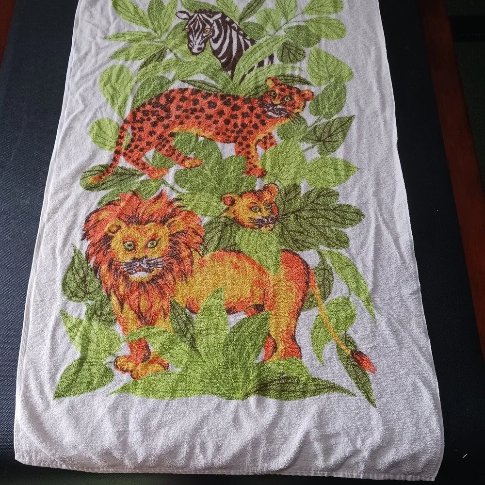 Vintage 1970'S White Beach Towel Cartoon Lion Cheetah Zebra cubs w pocket 50x26